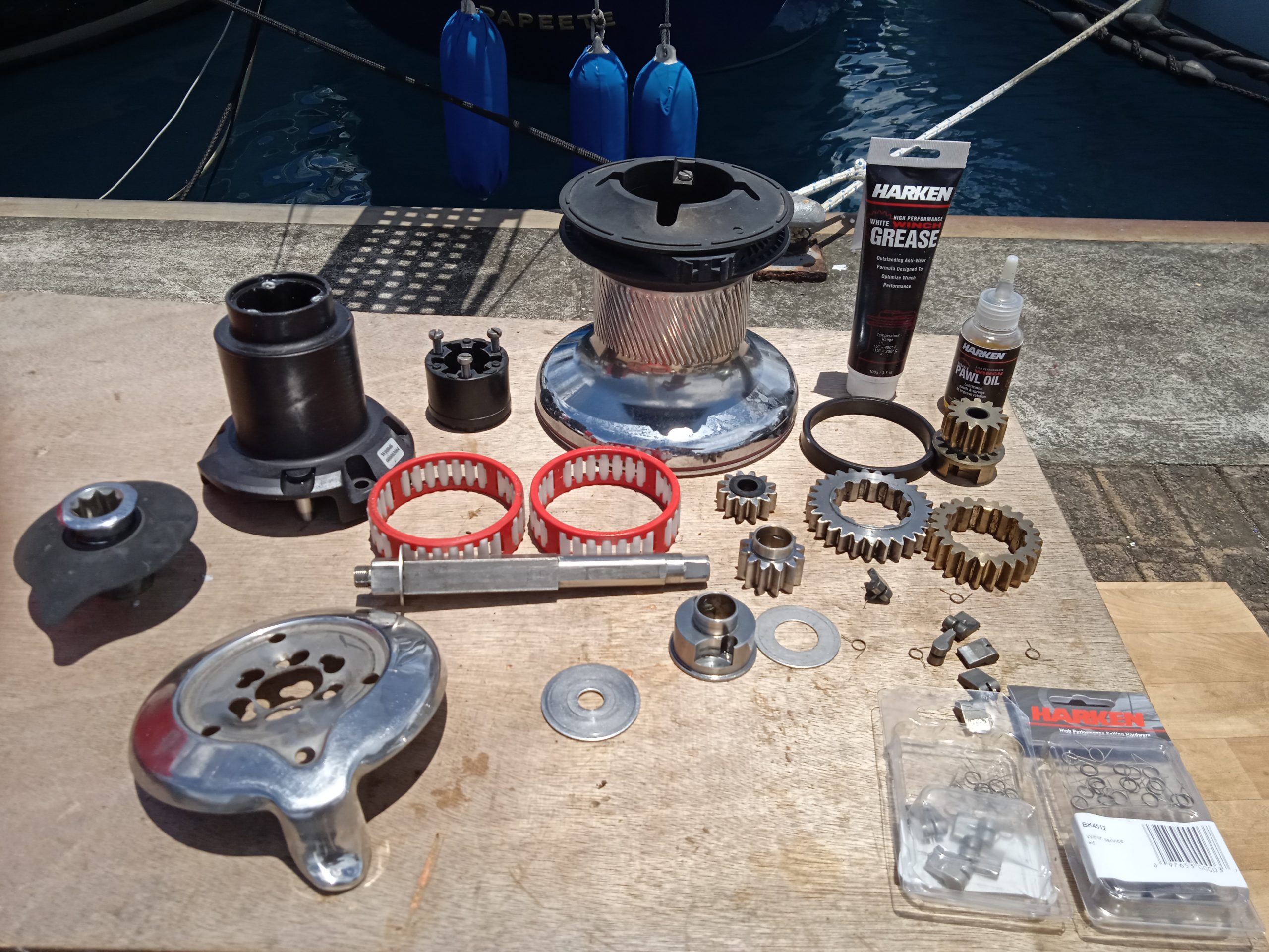 Fenua Rigging — mast setting Tahiti